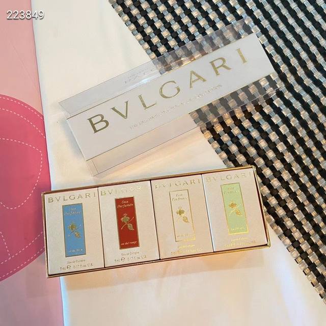 Counter quality Bvlgari Tea Cologne Q version four-piece perfume gift box White