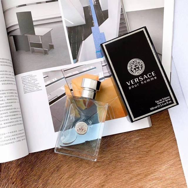 Exclusive counter quality Versace's eponymous classic eau de toilette Ml. A frag