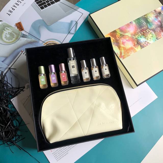 Official Quality Jomalone 7-Piece Set with Gift Bag The most striking difference
