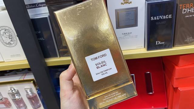 Activity price choose two bottles of Vietnamese perfume Spot DDD