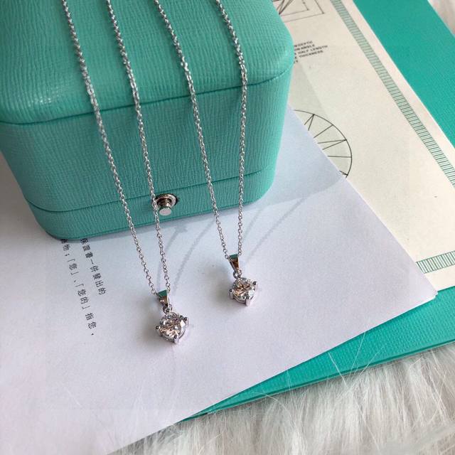 Tiffany small four-claw diamond necklace is super popular shy]shy]shy]shy] small