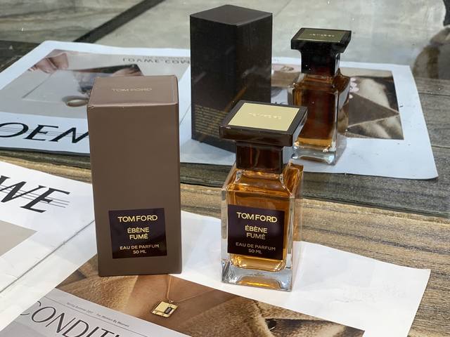 Counter quality Tom Ford's new fragrance Ebene Fume Smoky Oud 50ml This fragranc