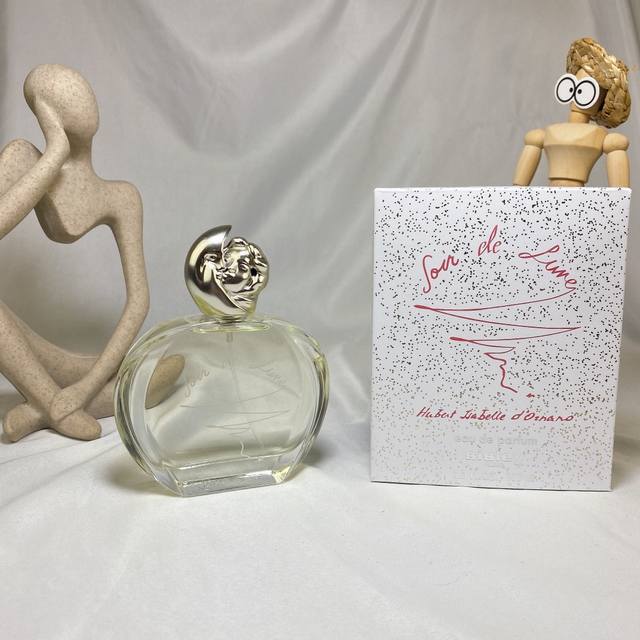 Counter quality Sisley Soir De Lune, 2006 Ml Fragrance: Floral Chypre Top notes: