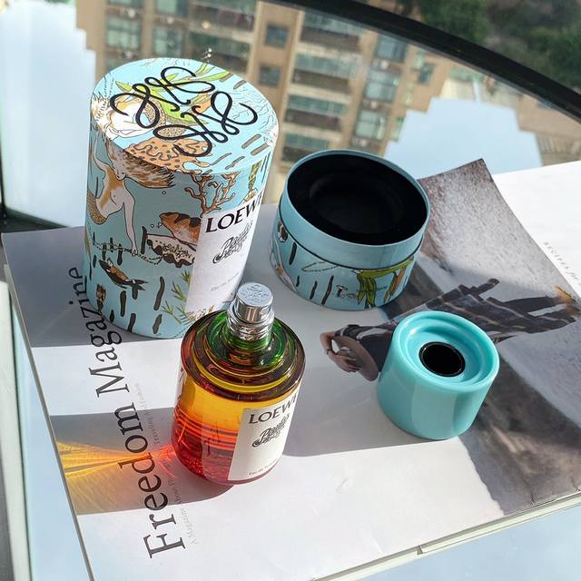 Counter quality Top notes: white pine, Madagascar citrus, coconut water Middle n