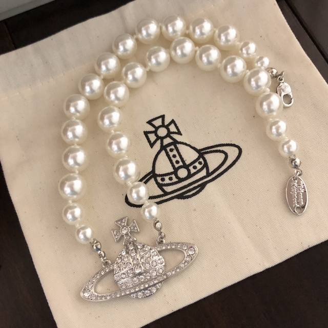 Viviennewestwood Queen Mother Necklace Baby, what is Happy Planet? Come, this is