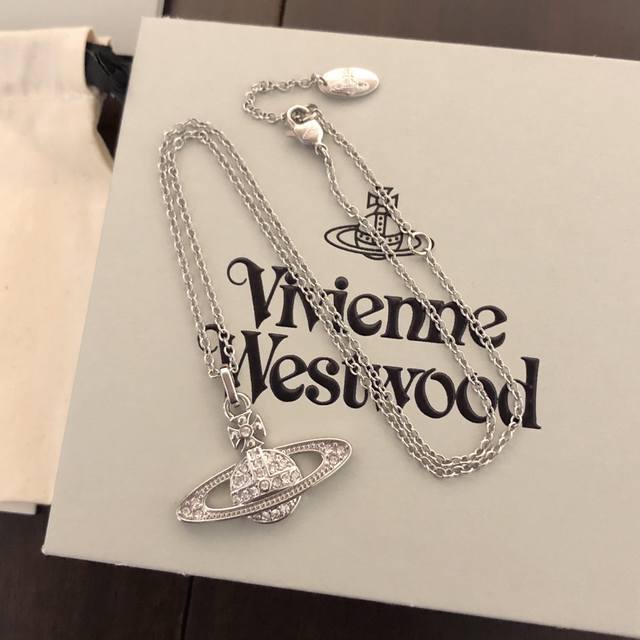 Viviennewestwood Queen Mother Necklace, baby, what is Happy Planet? Come, this i