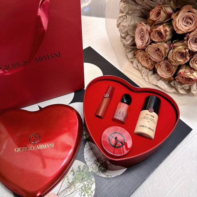 Special offer: Order note: Armani makeup four-piece heart set 520 exclusive love