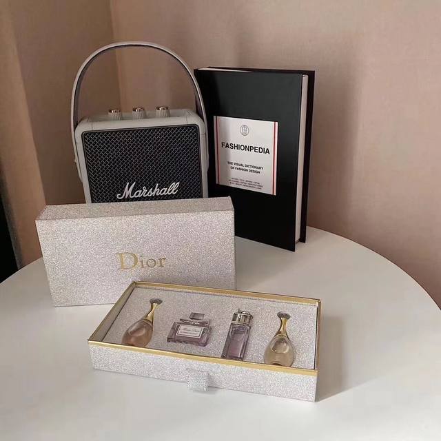 Counter quality D perfume sample set of four, 5ml Scent recommendations Floral S