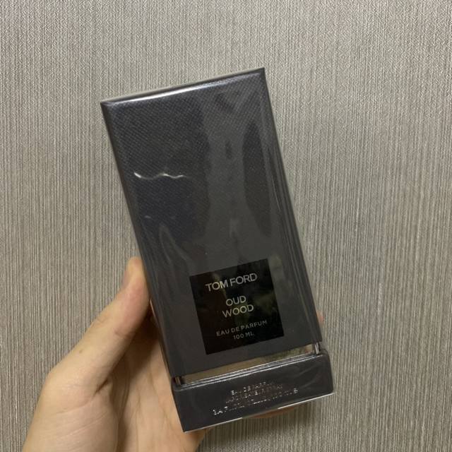 Counter quality Actual product photography Tom Ford Oud Wood Agarwood Oud Agarw