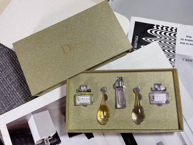 Counter quality Dior five-piece gold box perfume set 5-piece gold box, Q version