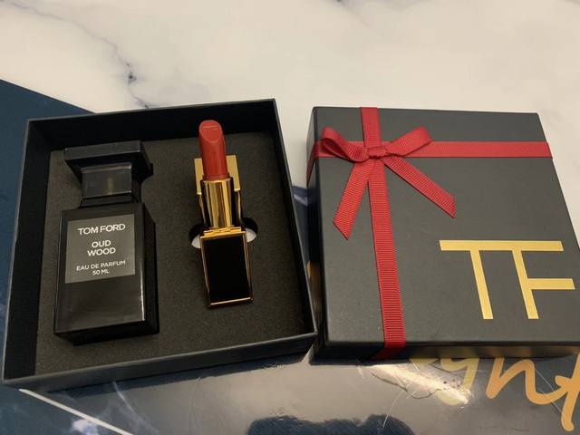 Counter quality Tf black box set Tf ebony perfume lipstick set Tf perfume Valent