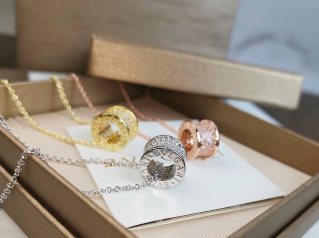 Bvlgari B.Zero1 series full diamond necklace perfectly reproduces the counter de