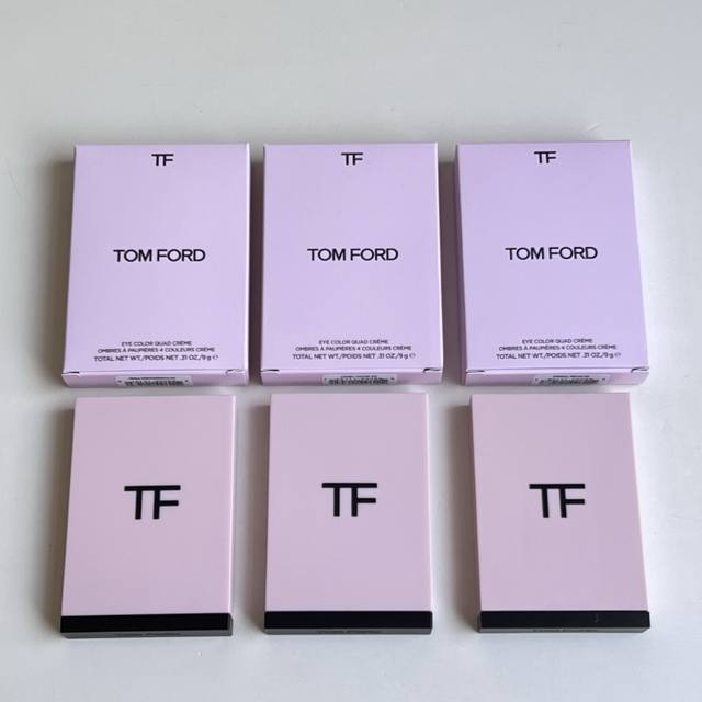can be paired with the Chinese-labeled TF Rose Thorn 4-color eyeshadow palette