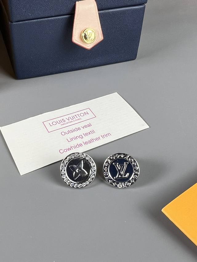 Lv cuff earrings respectively present the classic charm of Monogram flowers and