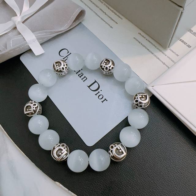 Dior's new cat's eye stone counter exquisite version Dior Dior multi-element cat