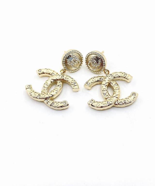 Xiaoxiang double-sided letter earrings, same material 925 silver needle high qu