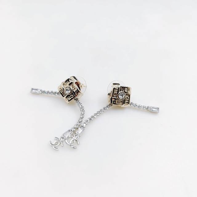 Ch*Nel latest two-tone earrings consistent Zp brass material DDD