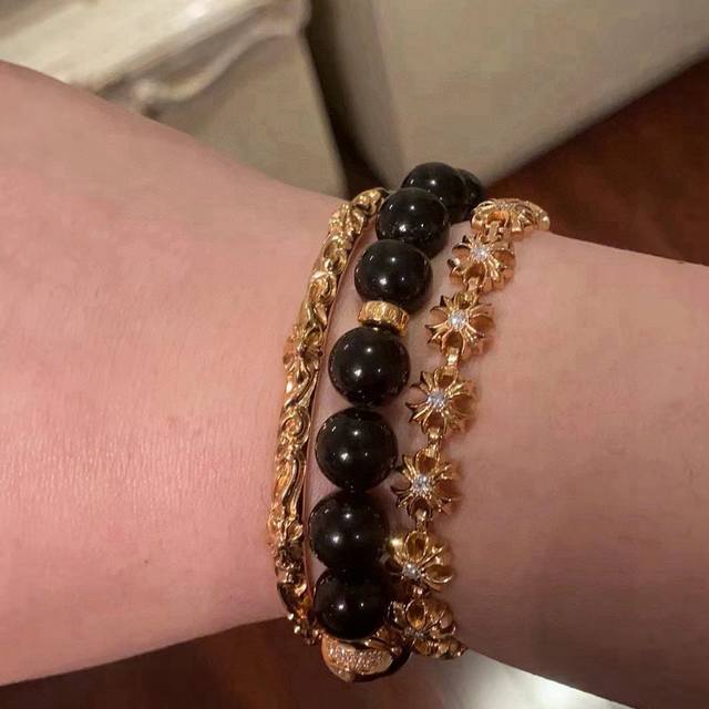Batch of new counter quality Chrome Hearts classic retro gold and white diamond