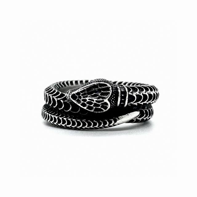 Double G narrow snake ring with distressed effect, scales, and engraved snake pa