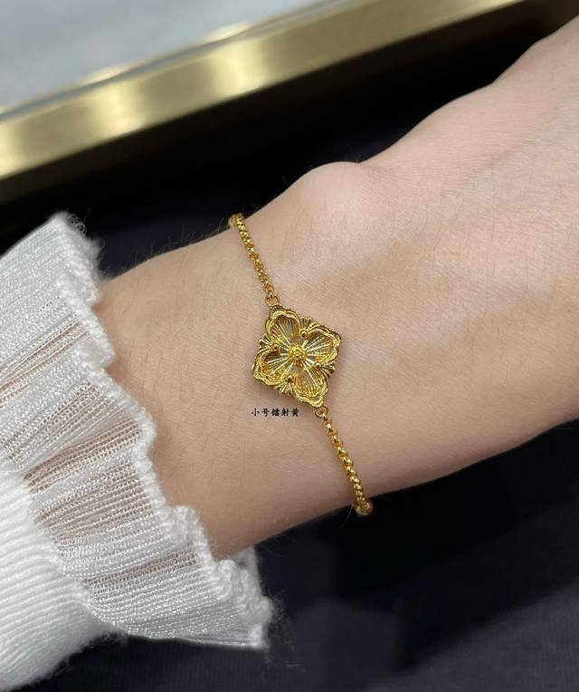 V Gold Buccellati Opera House Series Laser Yellow Bracelet, Retro Palace Style F