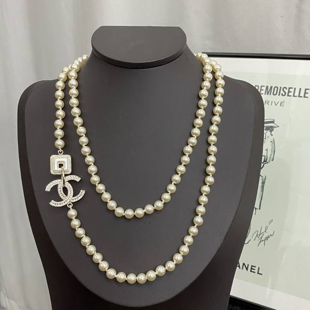 Chanel necklace sweater chain hot-selling model is now available! Chanel 22A bea