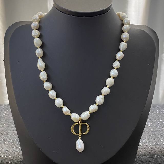 Dior necklace hot-selling model hot new arrivalDior Cd natural baroque pearl nec