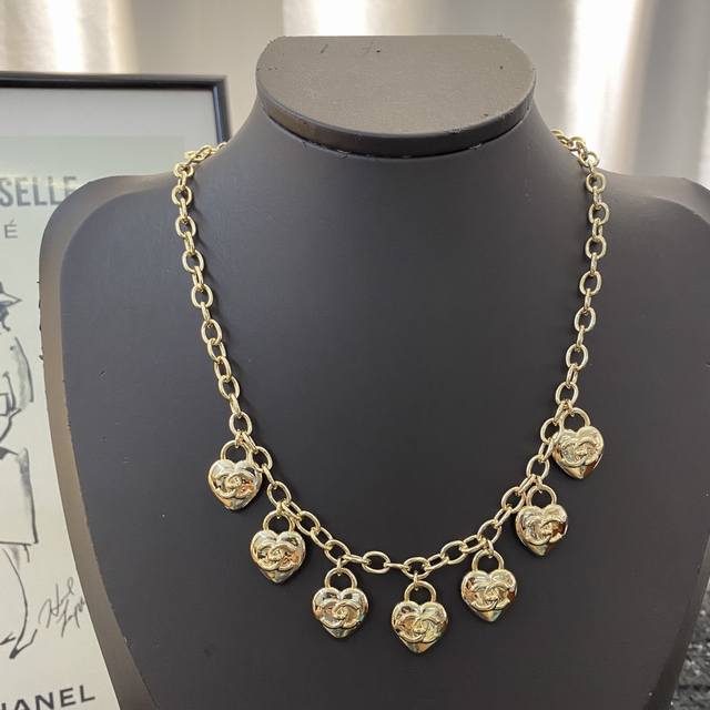 Chanel's hot-selling necklace is now available! This Chanel 22A light gold heart