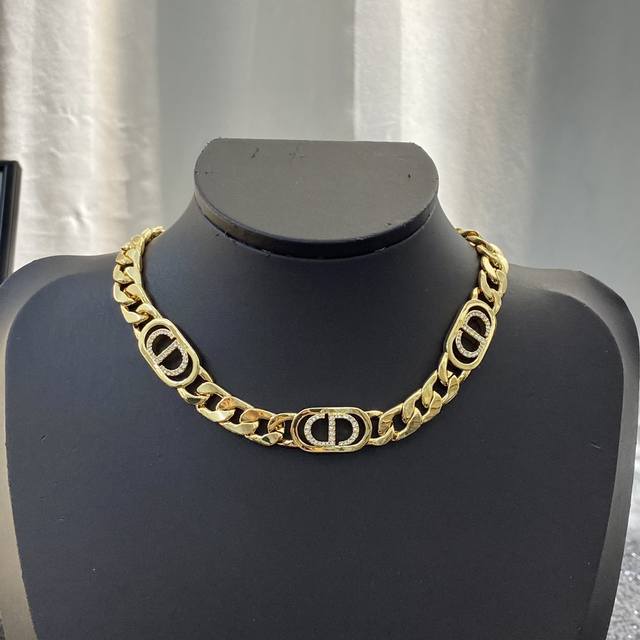 Dior necklace hot-selling new models Dior metal Cd letter clavicle chain careful