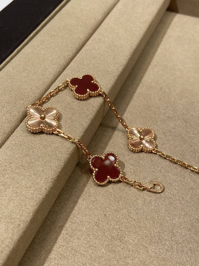 V gold material red laser really has a refreshing feeling very friendly to yello
