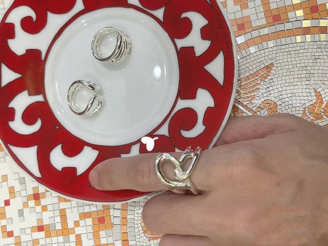 We offer pig nose rings made of sterling silver. Inquire for prices in bulk quan