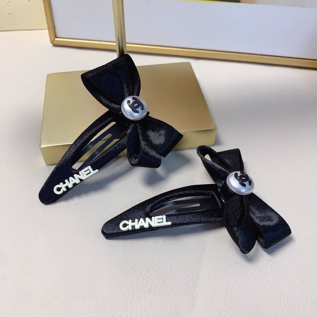 Chanel Xiaoxiang Chanel hairpin bow pearl logo press clip Bb clip side clip dail