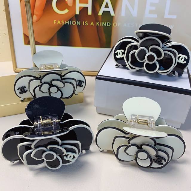 Chanel Xiaoxiang Chanel grab clip acetate camellia logo grab clip temperament ve
