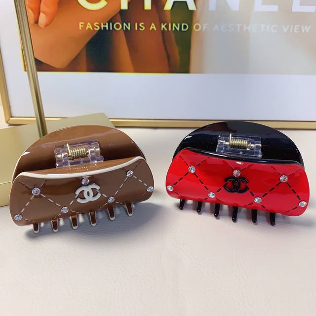 Chanel Xiaoxiang Chanel grab clip acetate diamond logo grab clip temperament ver