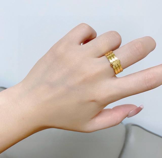 Cartier 14K stainless steel color-preserving ring! A summer must-have, I can't