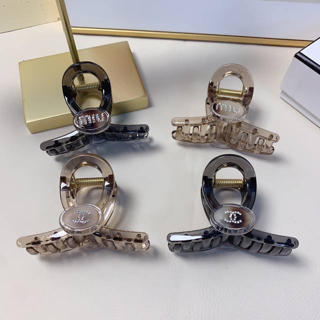 Miumiu Miu Miu Chanel Xiaoxiang Clip Acetate Logo Clip Temperament Versatile Dai