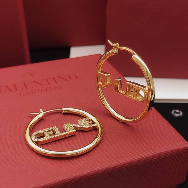No. Sled0020 Celine's latest round ear hook consistent Zp brass material DDD