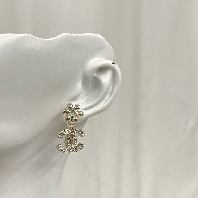 Code E2280 Chanel earrings hot-selling new Zp, counter synchronization Chan 23