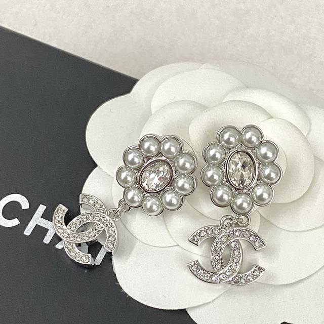 Code E2274 Chanel best-selling earrings are now available at the same price as