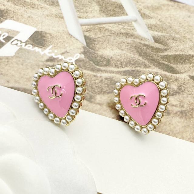 Today's new model code E3157 Chanel earrings are a hot seller! Chan 25 Barbie p