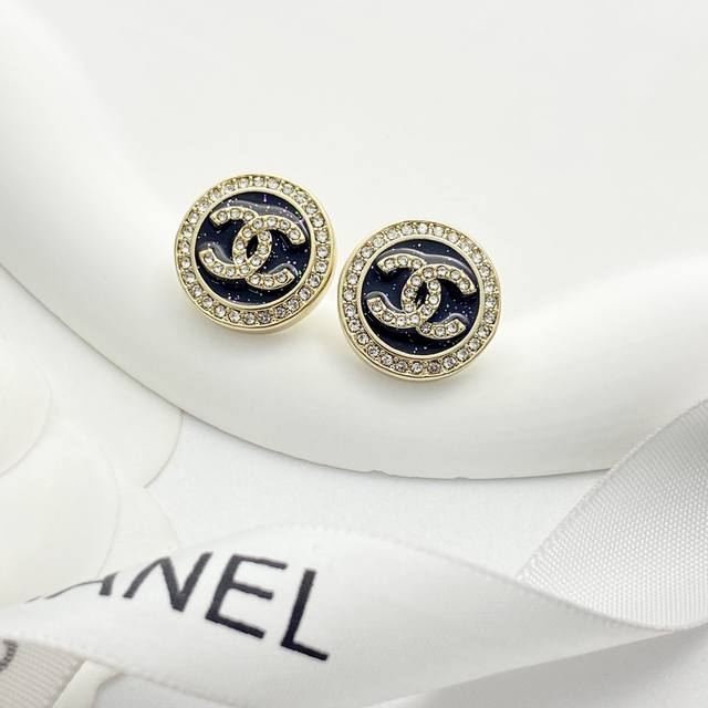 Today's new model, code E3168 Chanel's best-selling earrings are now available!