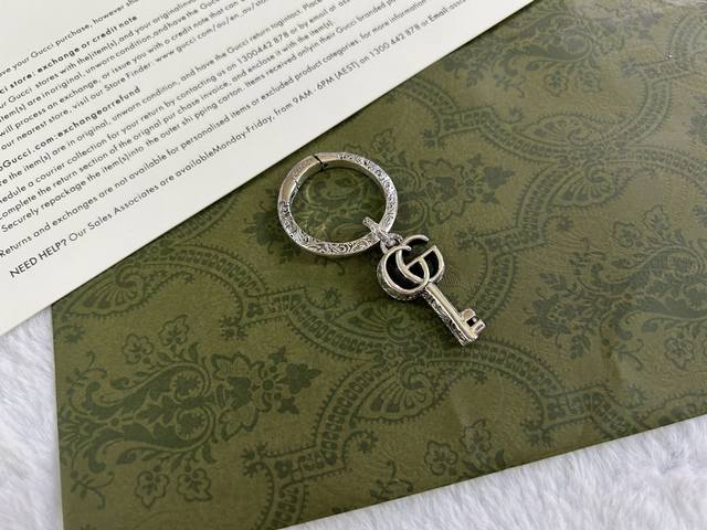 Gucci keychain DDD