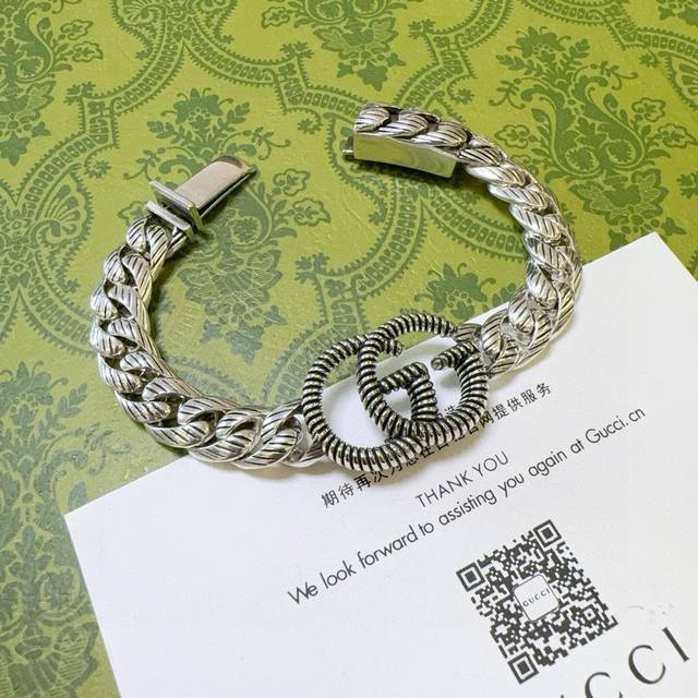 Gucci Recommended 2025 Newest Gucci Bracelet. This classic, exquisite bracelet i