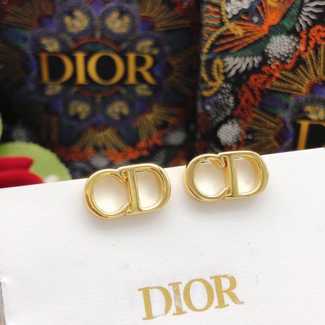 No.Ded0481 Dio*Latest Cd Glossy Mini Earrings Consistent Zp Brass Material DDD