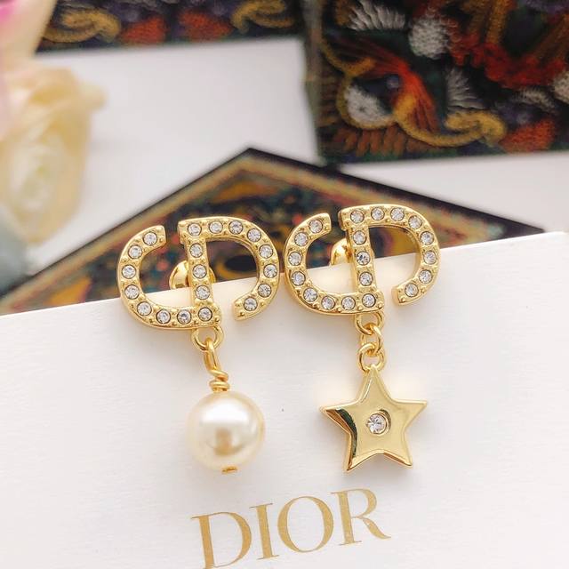 No.Ded0031 Dio*Latest star hanging pearl earrings consistent Zp brass material D