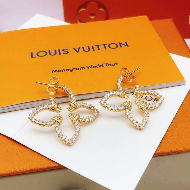 No.Led0247 Lv*Latest style plum blossom diamond earrings consistent Zp brass mat