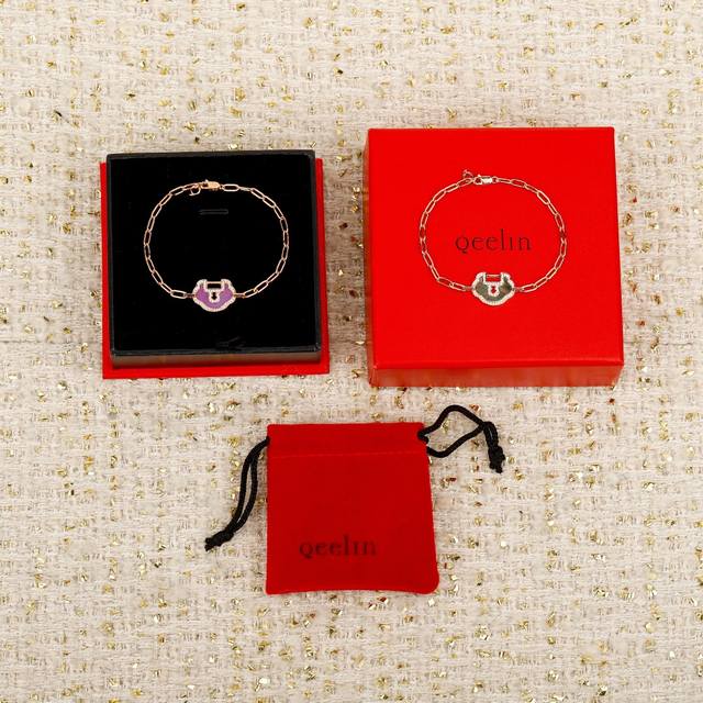 250289 Our Ruyi Lock bracelets are customizable with real gold and diamonds. We