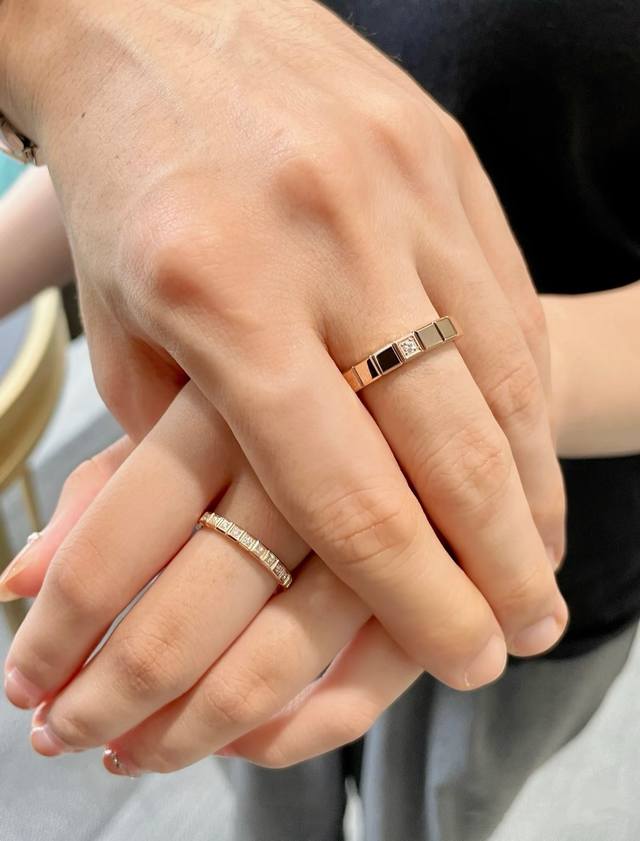 V Gold Chopard Ice Cube Ring, Size 5678. In stock! My love is hidden in my heart