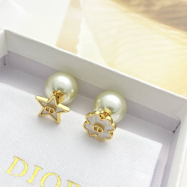 Today's new model code E3160 Dior earrings are a hot seller! New arrival! Dior
