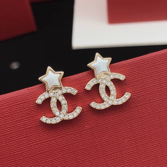 No.Xed0370 Ch*Nel latest star earrings consistent Zp brass material DDD