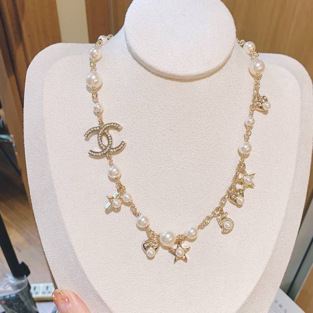 No.Xxl0067 Xiao Chanel Double C multi-element pearl diamond 5-word heart necklac